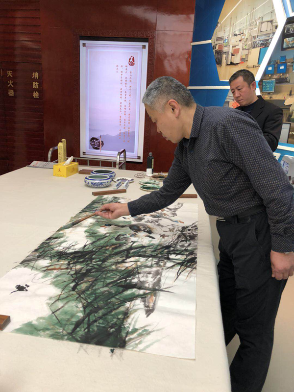 舒大文老師在創(chuàng)作.png